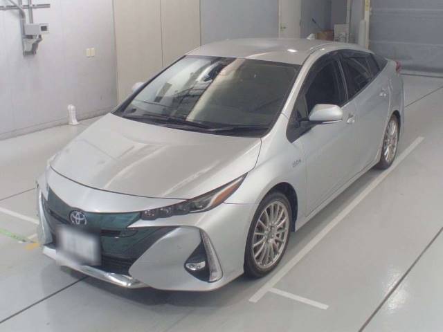 20289 TOYOTA PRIUS PHV ZVW52 2017 г. (CAA Chubu)